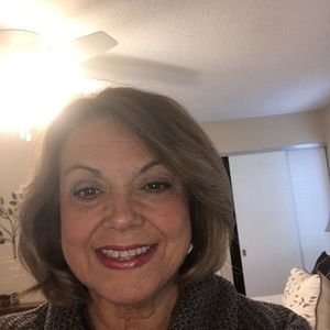 Meet your Posher, Genevieve